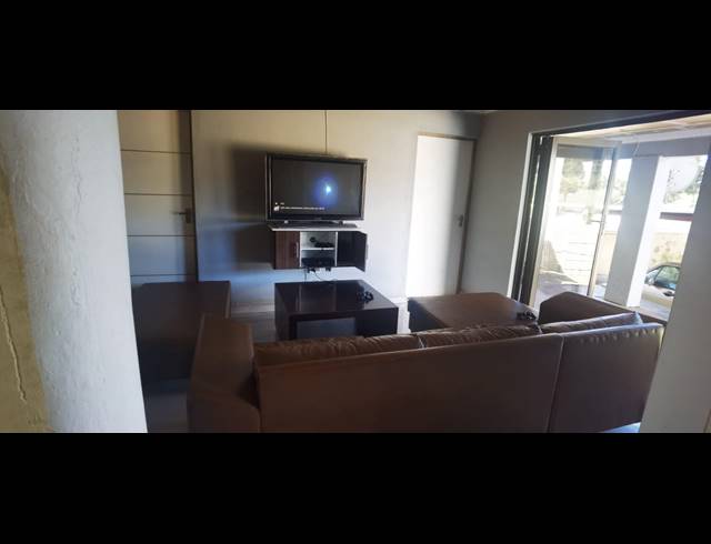 4 BEDROOM FREEHOLD FOR SALE IN HOWICK CENTRAL